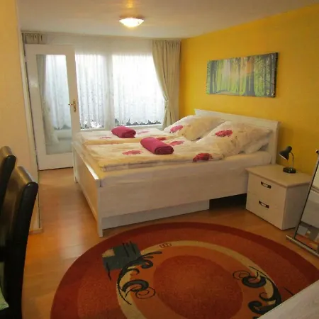 Ferienhaus Naumburg * Наумбург